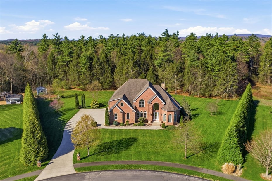 9 Nicholas Ln Photo 2