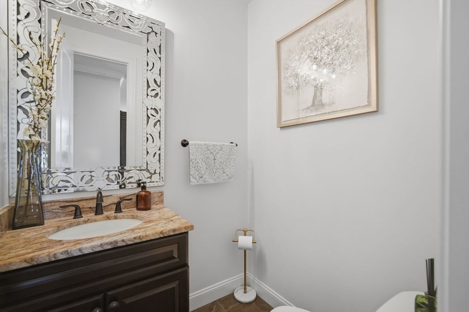 9 Nicholas Ln Photo 21