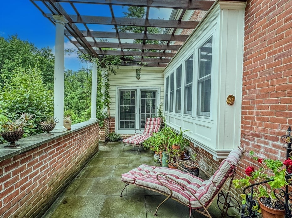 237 Birnam Road Photo 13
