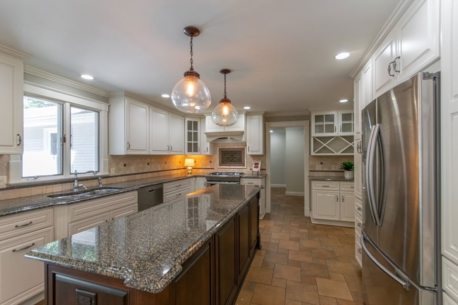 591 Pinewood Dr Photo 8