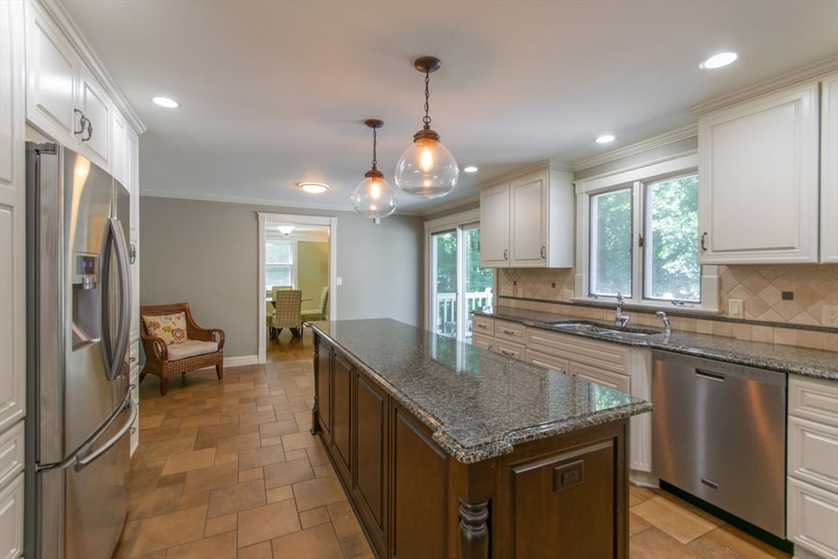 591 Pinewood Dr Photo 9