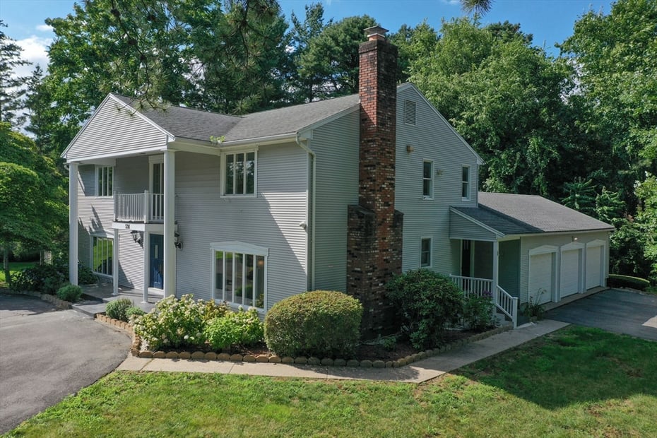 591 Pinewood Dr Photo 1