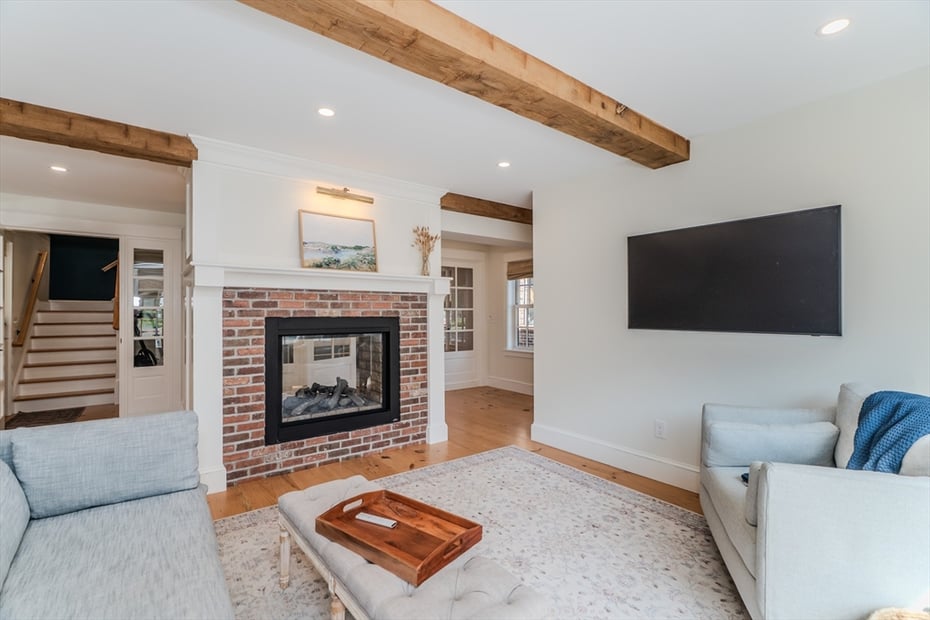 14 Sugarloaf St Photo 4