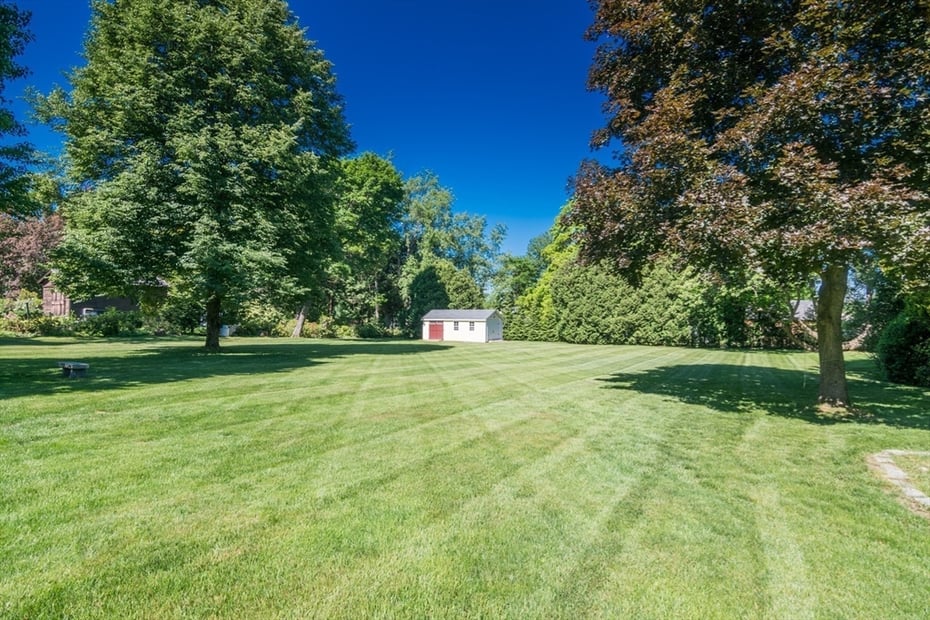 68 Highland Ave Photo 37