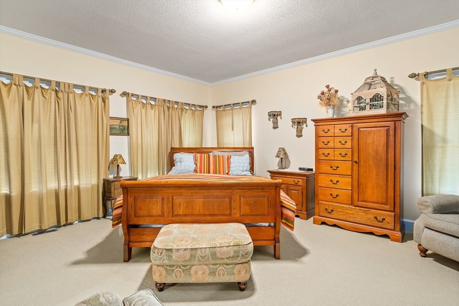 12 Golden Cir Photo 23