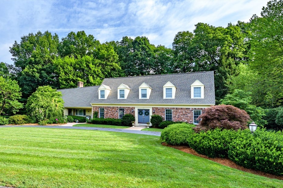 115 Williamsburg Dr Photo 1