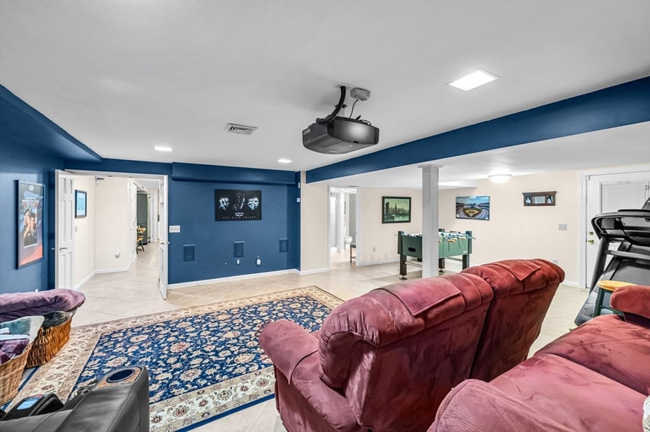 115 Williamsburg Dr Photo 32