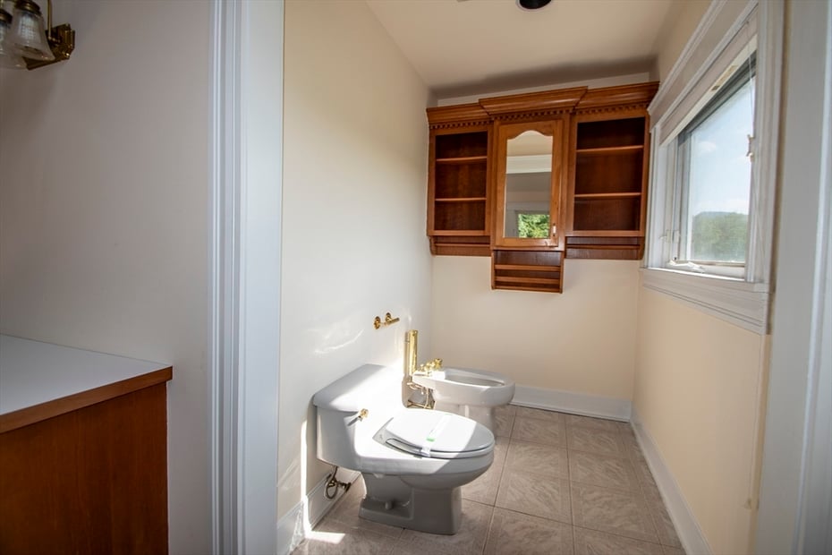 365 Middle St Photo 35