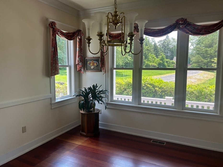 365 Middle St Photo 24