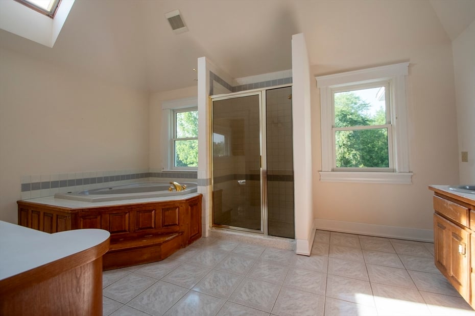 365 Middle St Photo 34