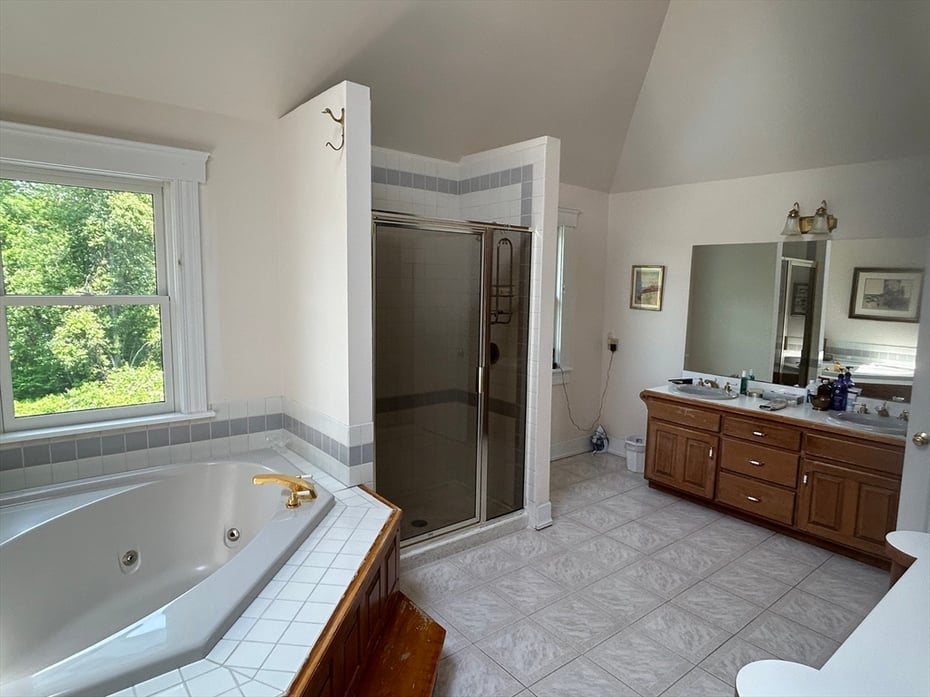 365 Middle St Photo 32