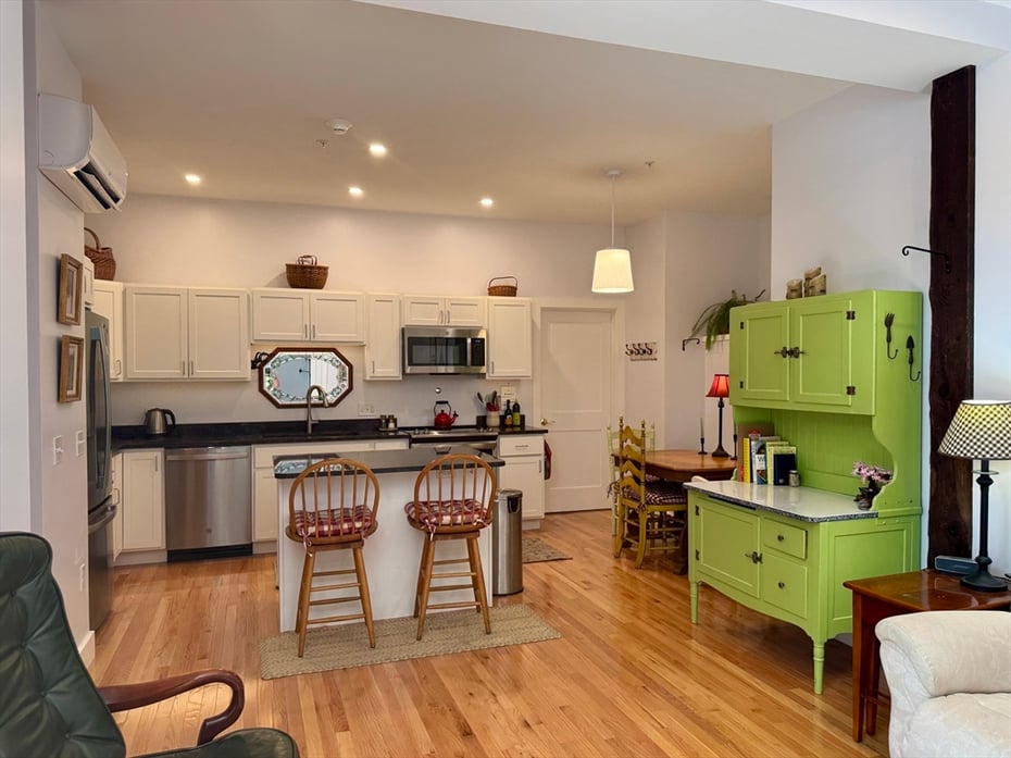 10 Deerfield Ave  #9 Photo 5