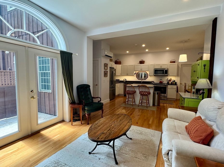 10 Deerfield Ave  #9 Photo 7