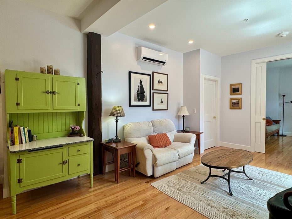10 Deerfield Ave  #9 Photo 4