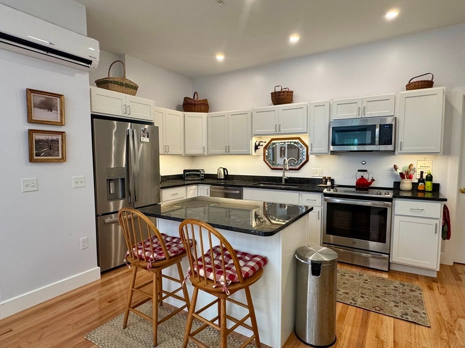 10 Deerfield Ave  #9 Photo 2