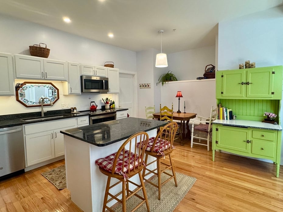 10 Deerfield Ave  #9 Photo 3