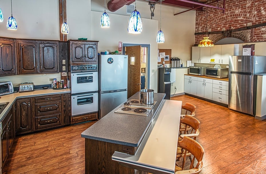 320 Riverside Dr  #1 Photo 19