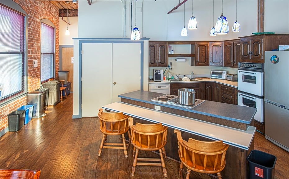 320 Riverside Dr  #1 Photo 20