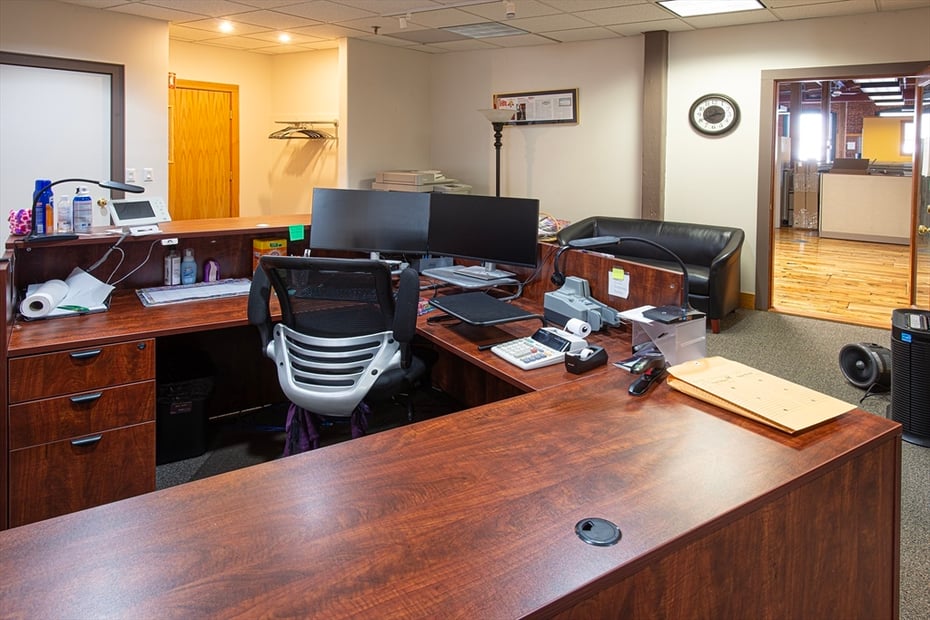 320 Riverside Dr  #1 Photo 15