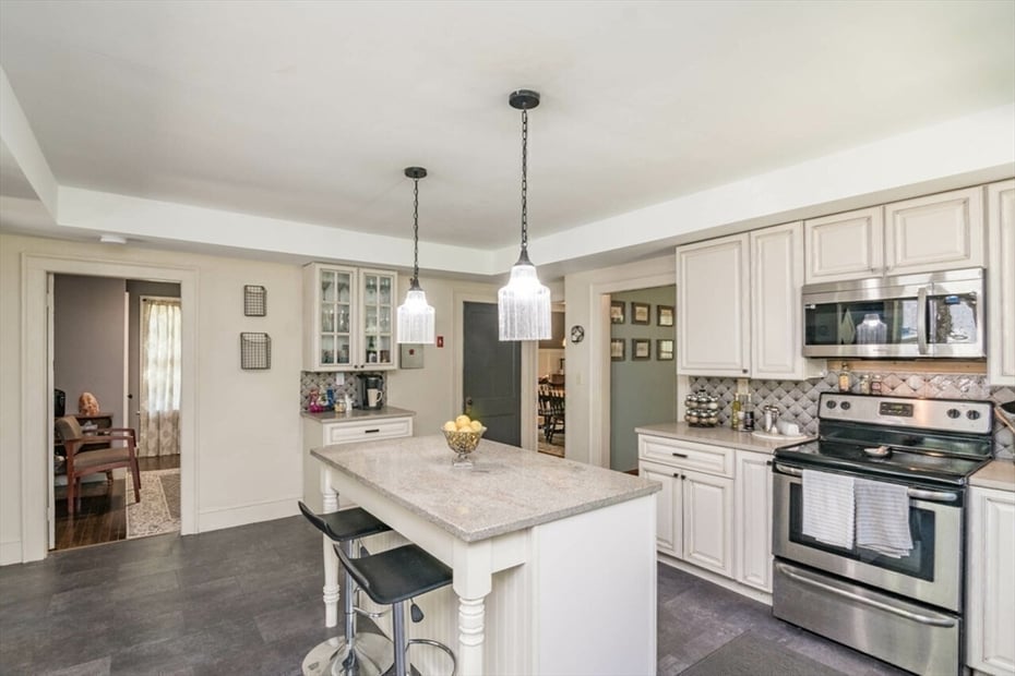 44 Thayer St Photo 9