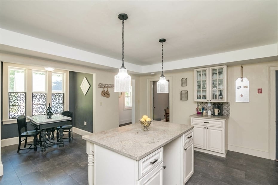 44 Thayer St Photo 10