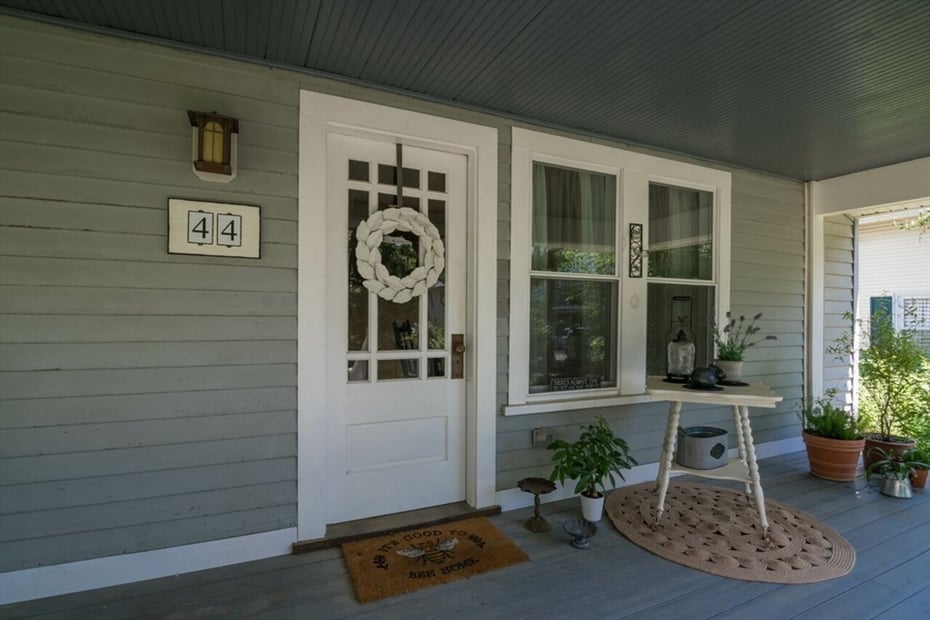 44 Thayer St Photo 3