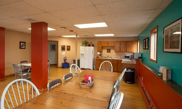 32 Industrial Dr E Photo 18