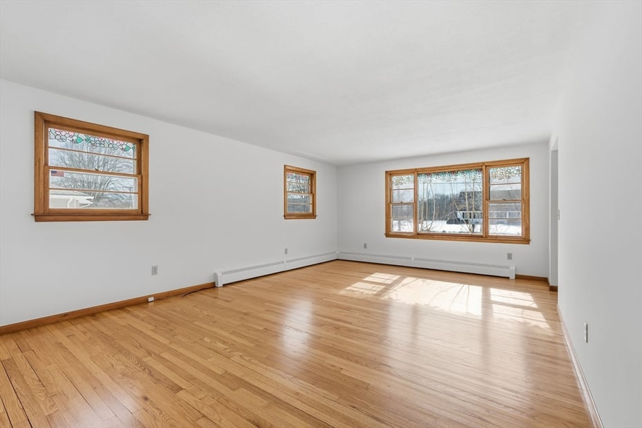 62 Bridge St. Photo 4