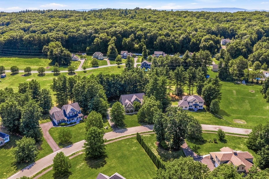 17 Bissonnette Cir Photo 5