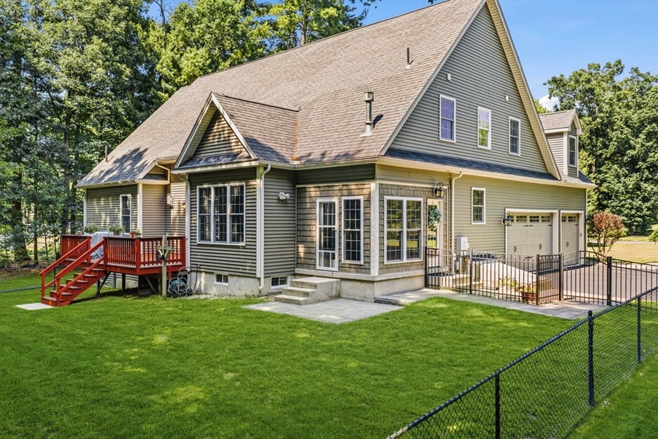 17 Bissonnette Cir Photo 4
