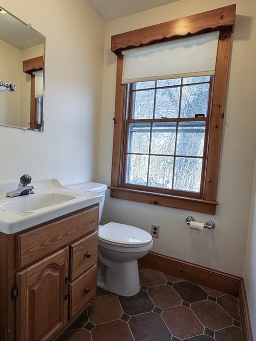 18 Stage Road Photo 10