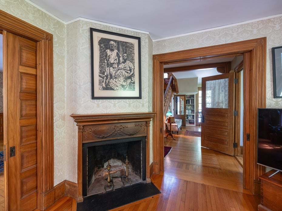 51 Harrison Ave Photo 12