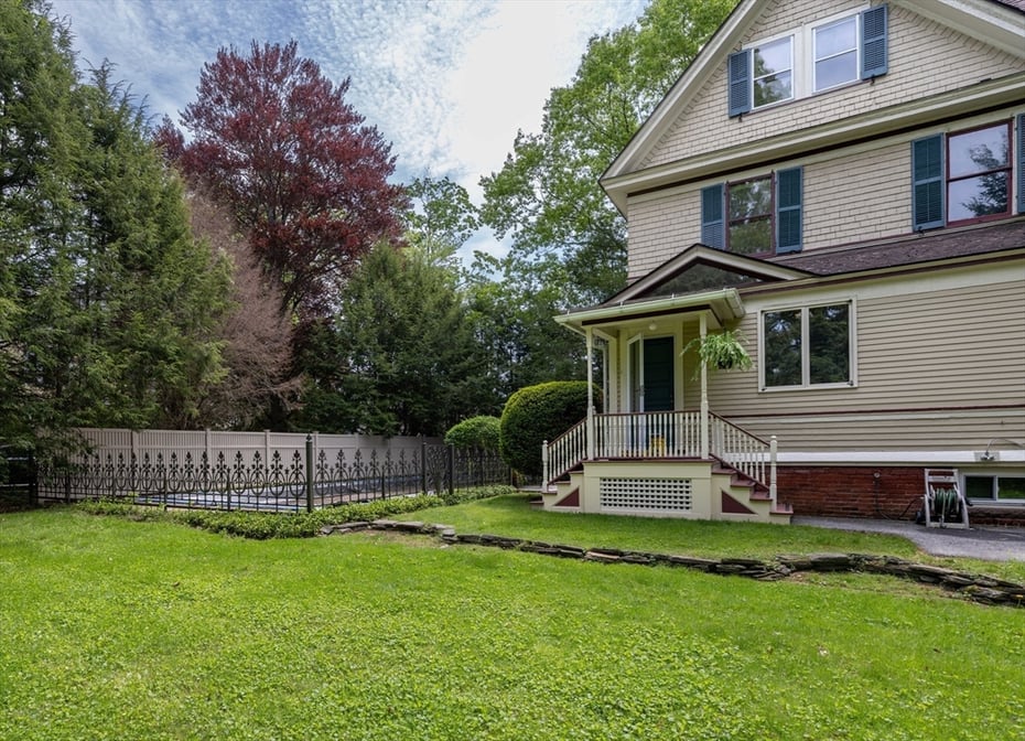 51 Harrison Ave Photo 37