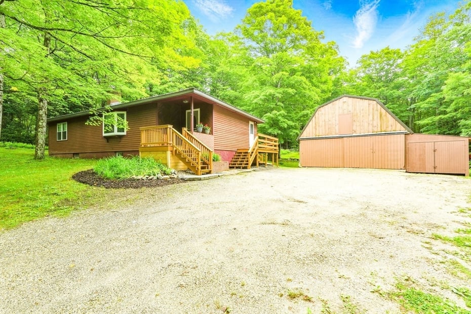 109 East St. Photo 4