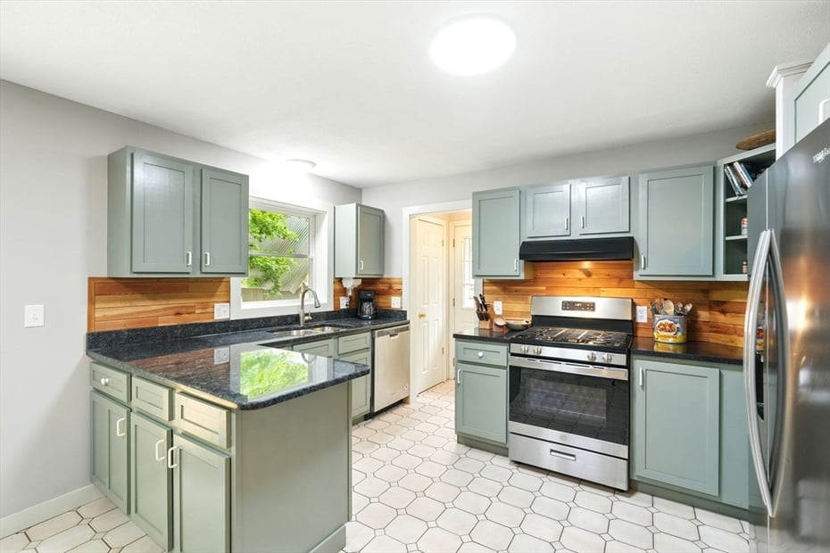 109 East St. Photo 10