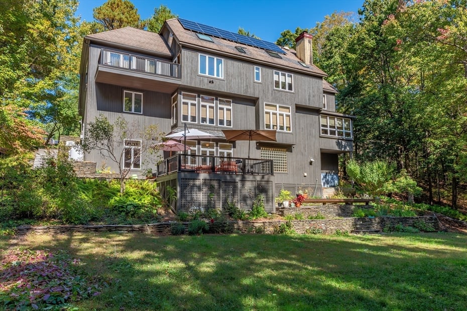 100 Larkspur Dr Photo 1