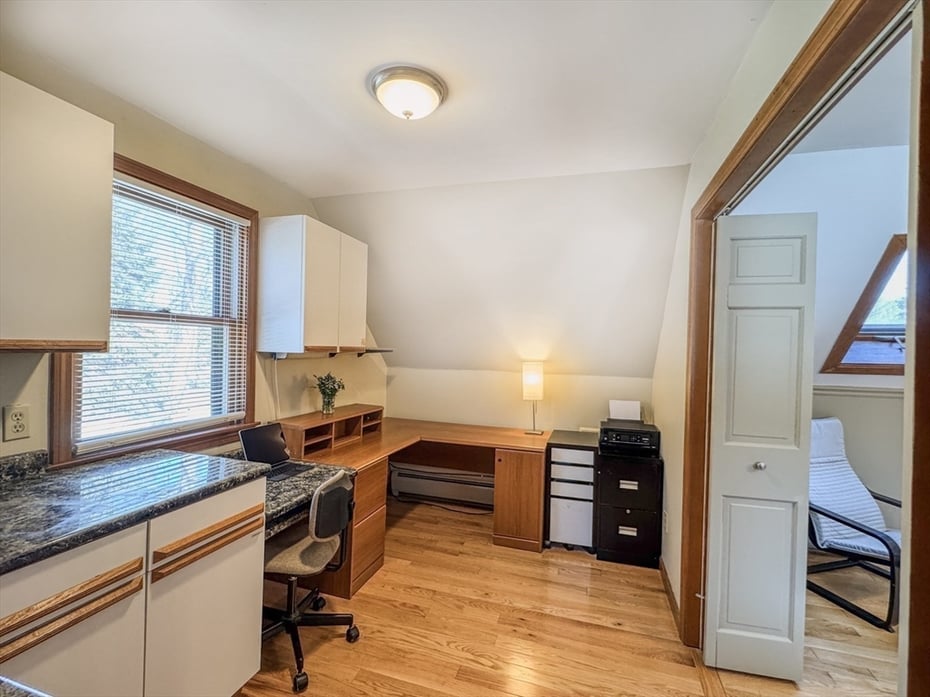 714 Colrain Rd Photo 32