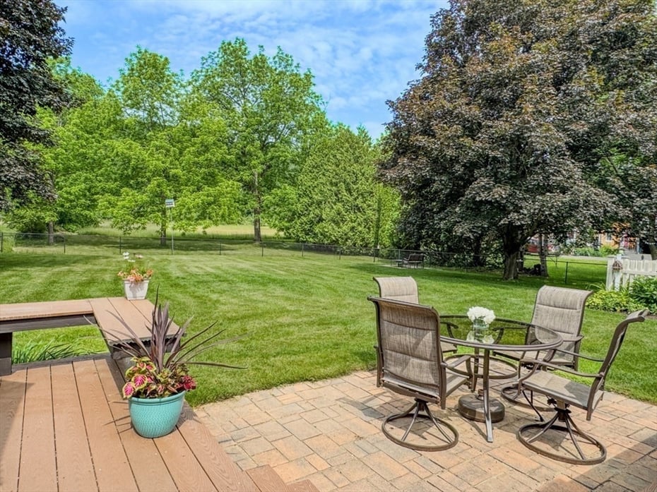 714 Colrain Rd Photo 36