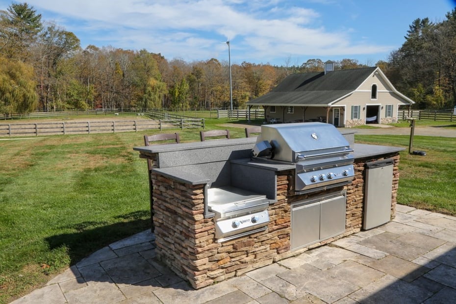 200 Easthampton Rd Photo 14