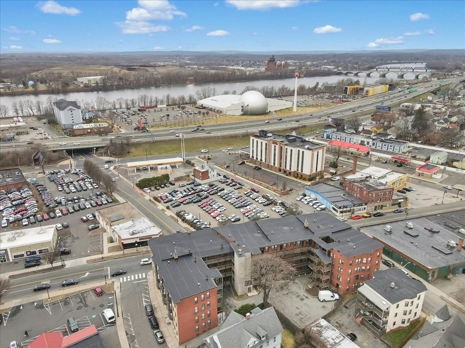 64 Myrtle Street Photo 24