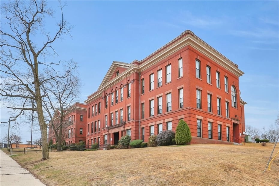 64 Myrtle Street Photo 1