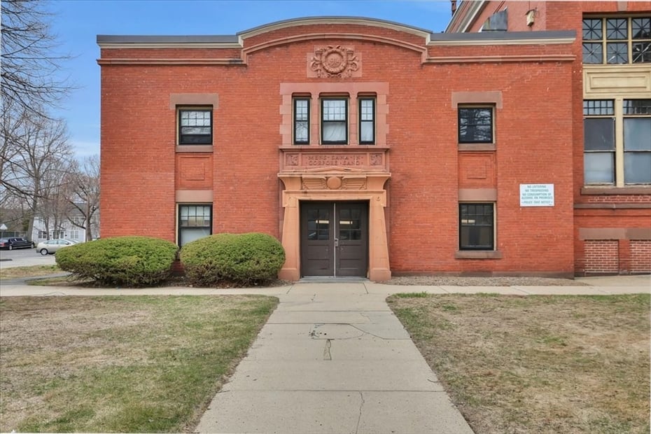 64 Myrtle Street Photo 10