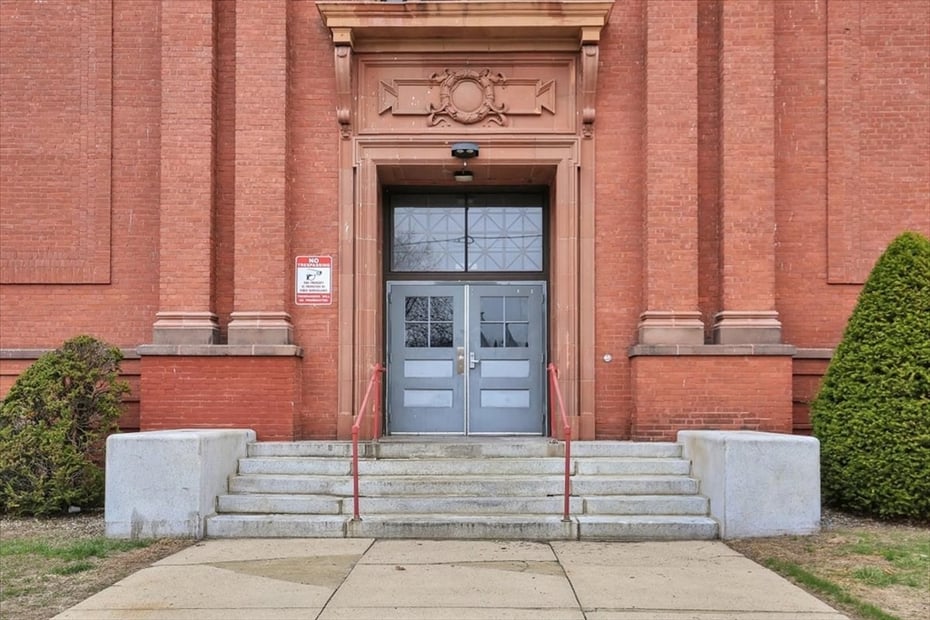 64 Myrtle Street Photo 8