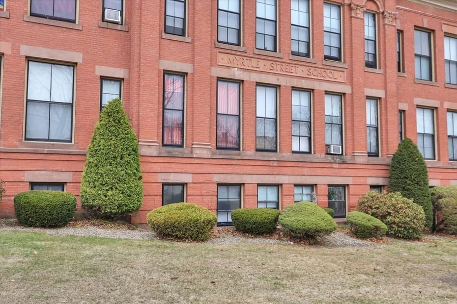 64 Myrtle Street Photo 5