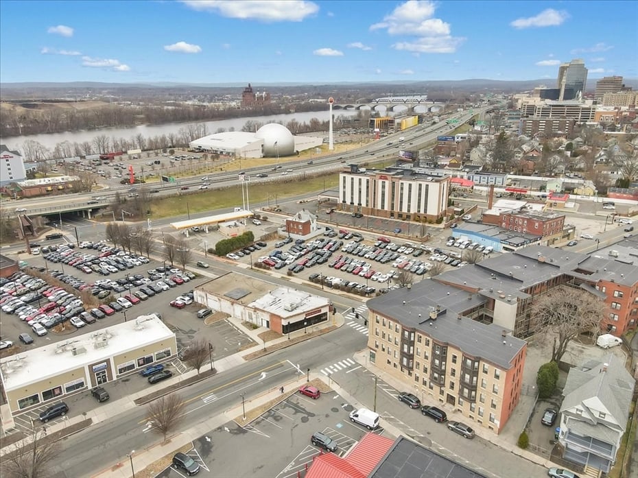 64 Myrtle Street Photo 25