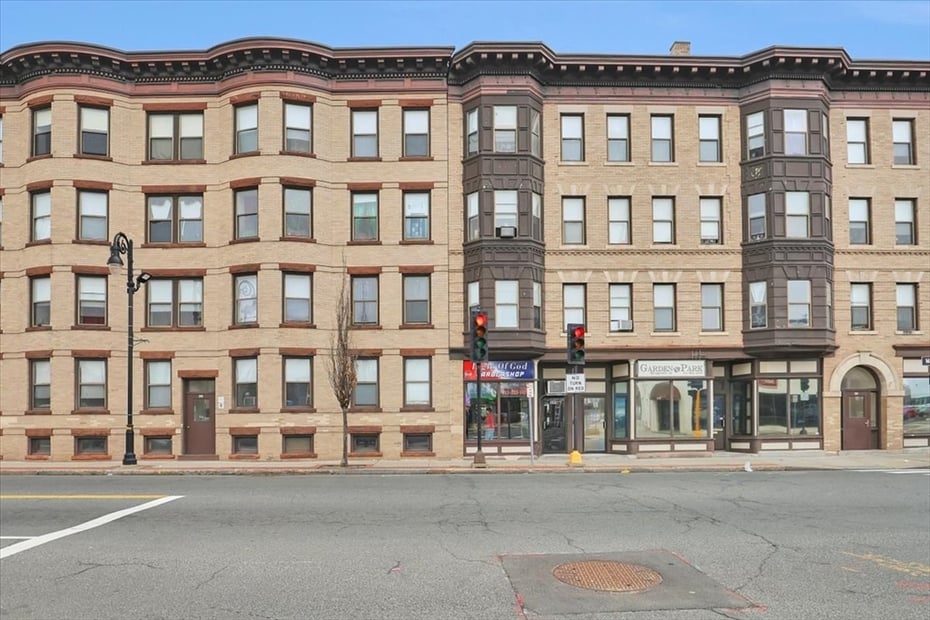 64 Myrtle Street Photo 27