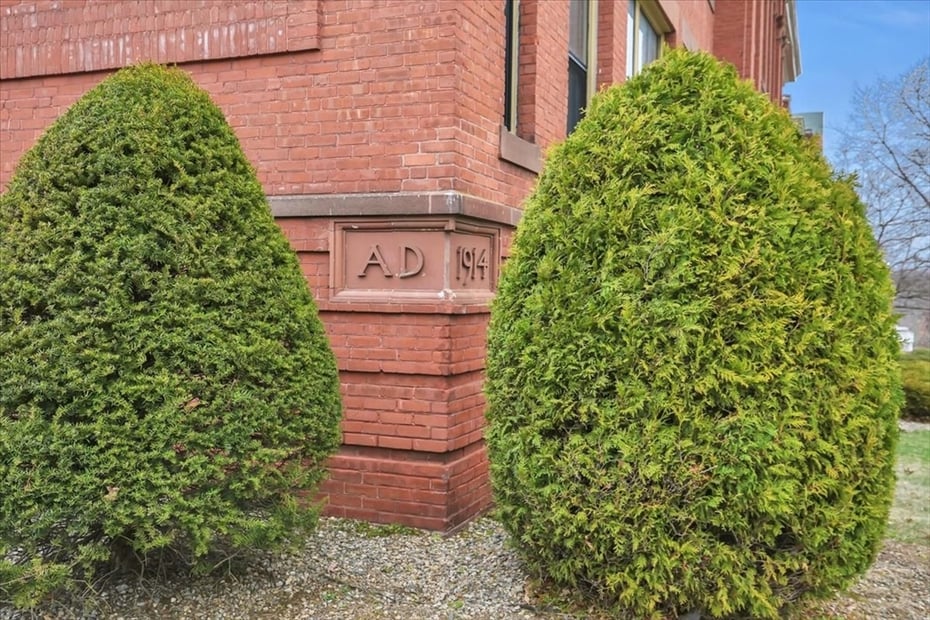 64 Myrtle Street Photo 7