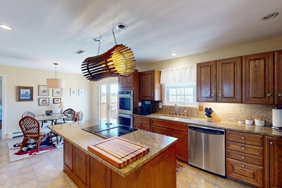 101 Plain Rd W Photo 6