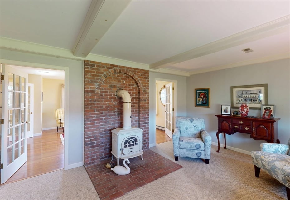 101 Plain Rd W Photo 18