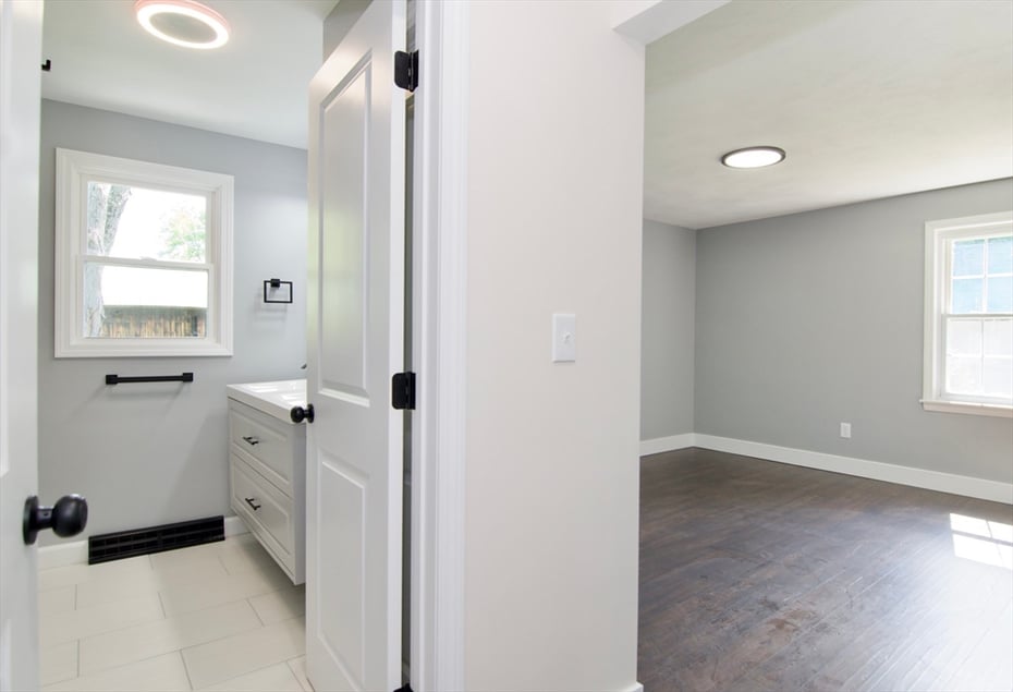 12 Dwight Street Photo 23